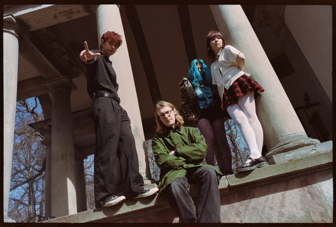 Clutter share new single and video "Robot", announce UK tour supporting ShitKid