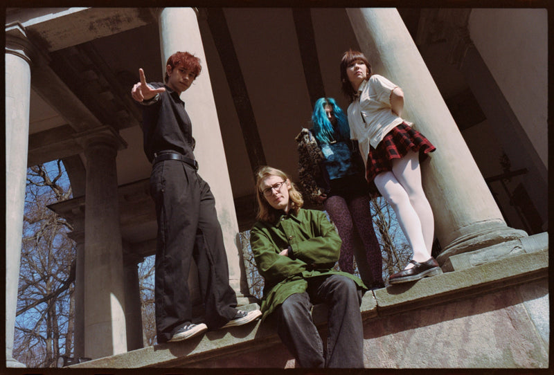 Clutter share new single and video "Robot", announce UK tour supporting ShitKid