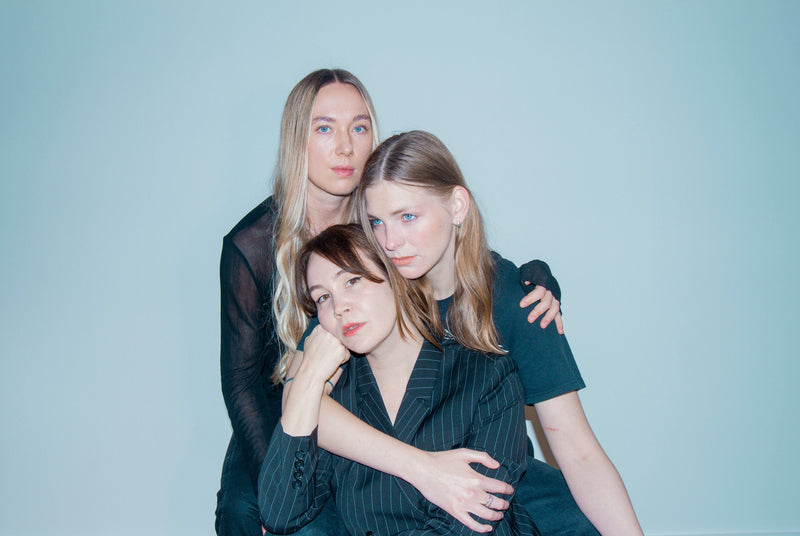 Vero announce new album Razor Tongue, share new single "100 Calls"